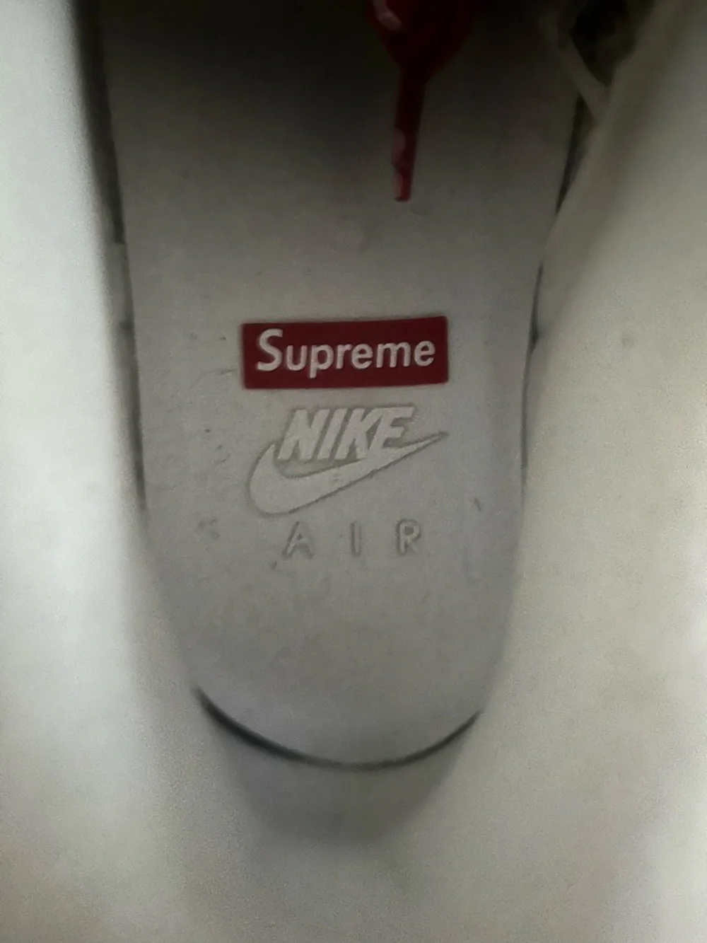 Supreme x Nike White Low-Top Sneakers - Picture 2 of 3
